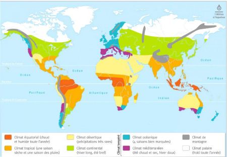 Où naviguer en fonction de la saison des pluies lors d'un tour du monde en voilier ?