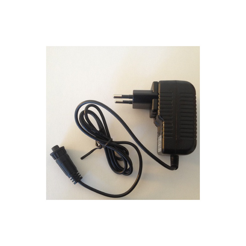 Navicom - Replacement 220V charger for RT420+ and RT420DSC+ handheld VHF